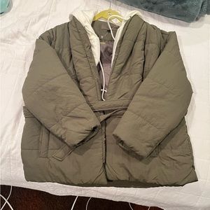 Blanknyc women’s' Green Quilted Jacket with Removable Hoodie Size Medium